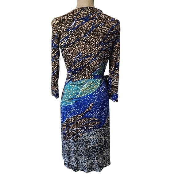 NWT Diane Von Furstenberg DCF 100% Silk Midi Abstract Wrap 3/4 Sleeve Dress - 8 - Picture 5 of 10